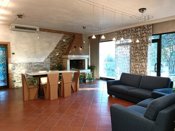 007__quinto-villa-giardino-duelivelli-trecamere-taverna-terrazza-garage__8_wmk_0