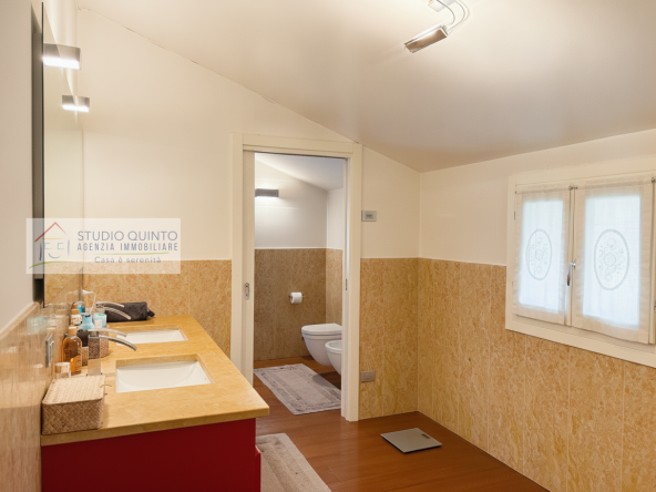 031__villasingola-giardino-piscina-laghetto-garage__32_wmk_0