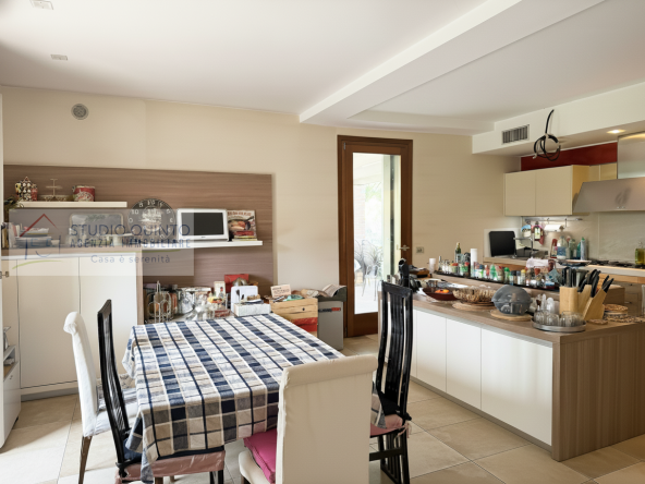 009__villabifamiliare-moderna-quattrocamere-scopertoprivato__10_wmk_0
