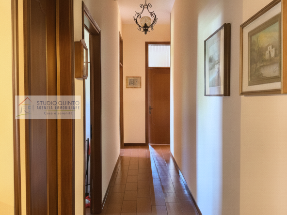 040__villasingola-duelivelli-giardino-garage-treviso__41_wmk_0