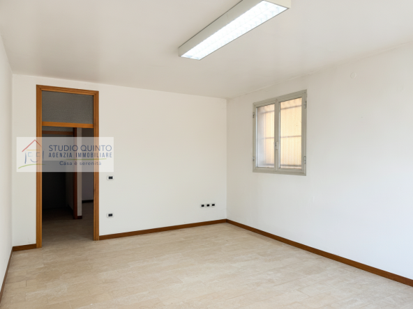 001__localedirezioanale-frontestrada-parcheggio-quintoditreviso__2_wmk_0