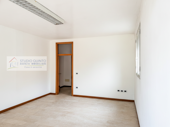 002__localedirezioanale-frontestrada-parcheggio-quintoditreviso__3_wmk_0