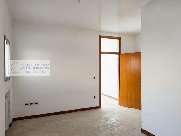 005__localedirezioanale-frontestrada-parcheggio-quintoditreviso__6_wmk_0