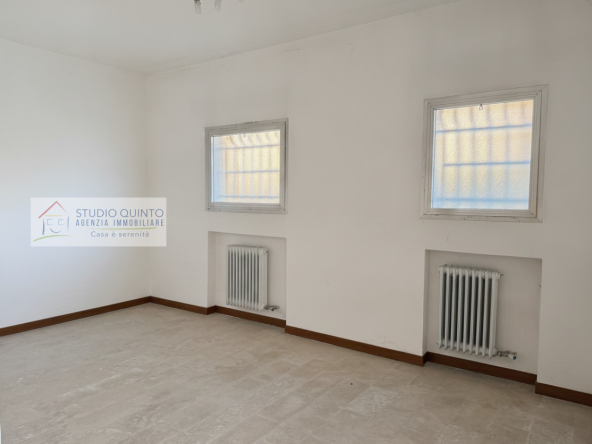 006__localedirezioanale-frontestrada-parcheggio-quintoditreviso__7_wmk_0