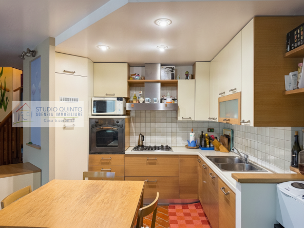 021__bifamiliare-giardino-bosco-laghetto-comfort__22_wmk_0