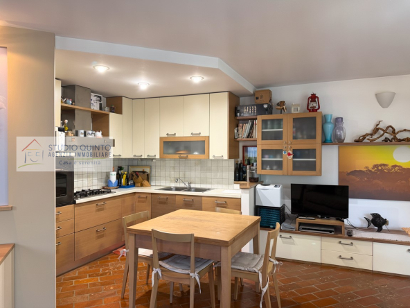 022__bifamiliare-giardino-bosco-laghetto-comfort__23_wmk_0