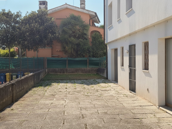 ufficio-negozio-parcheggio-direzionale-commerciale (3)
